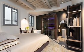 F1Rst Suite Apartment & Spa
